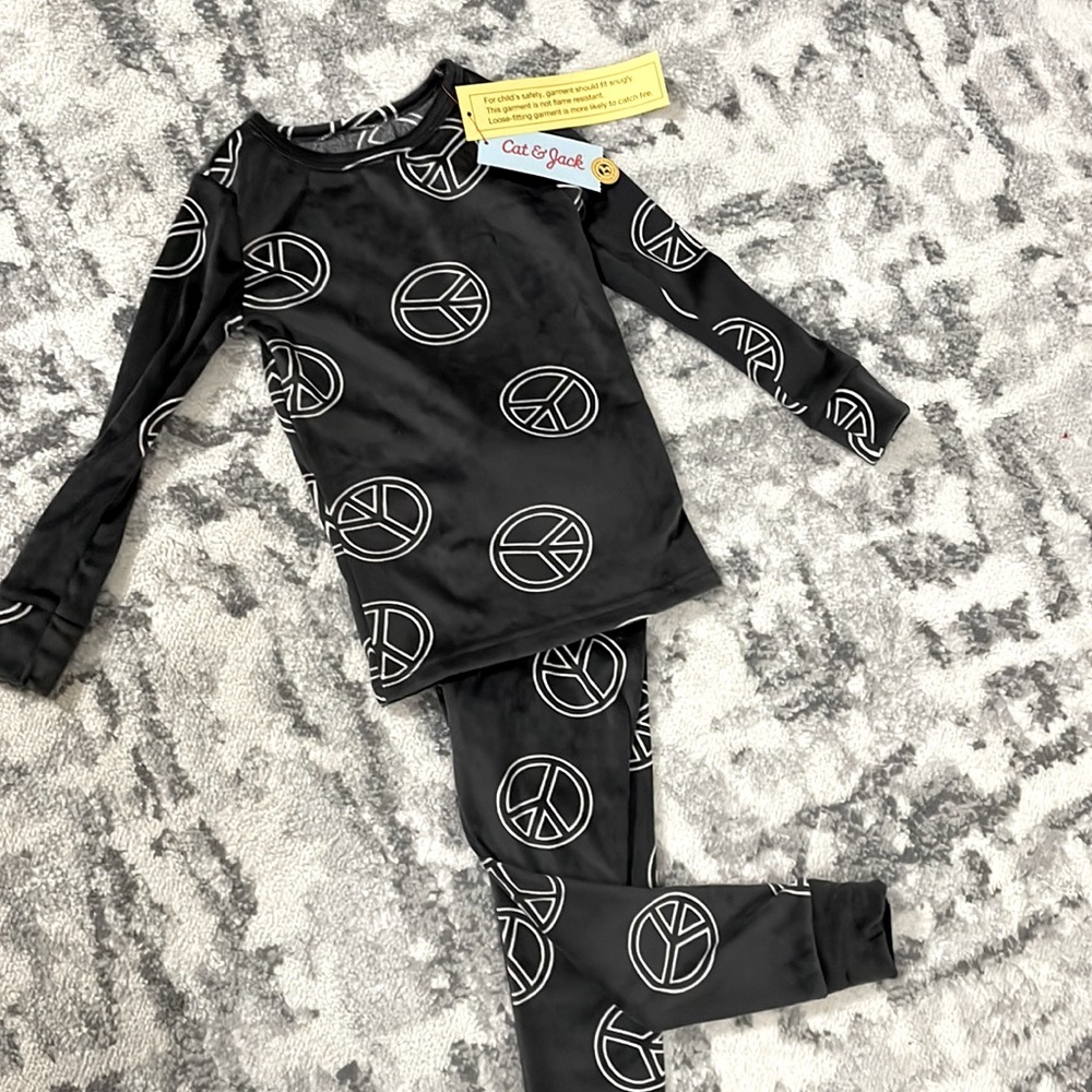 Cat & Jack- Peace Sign pajamas